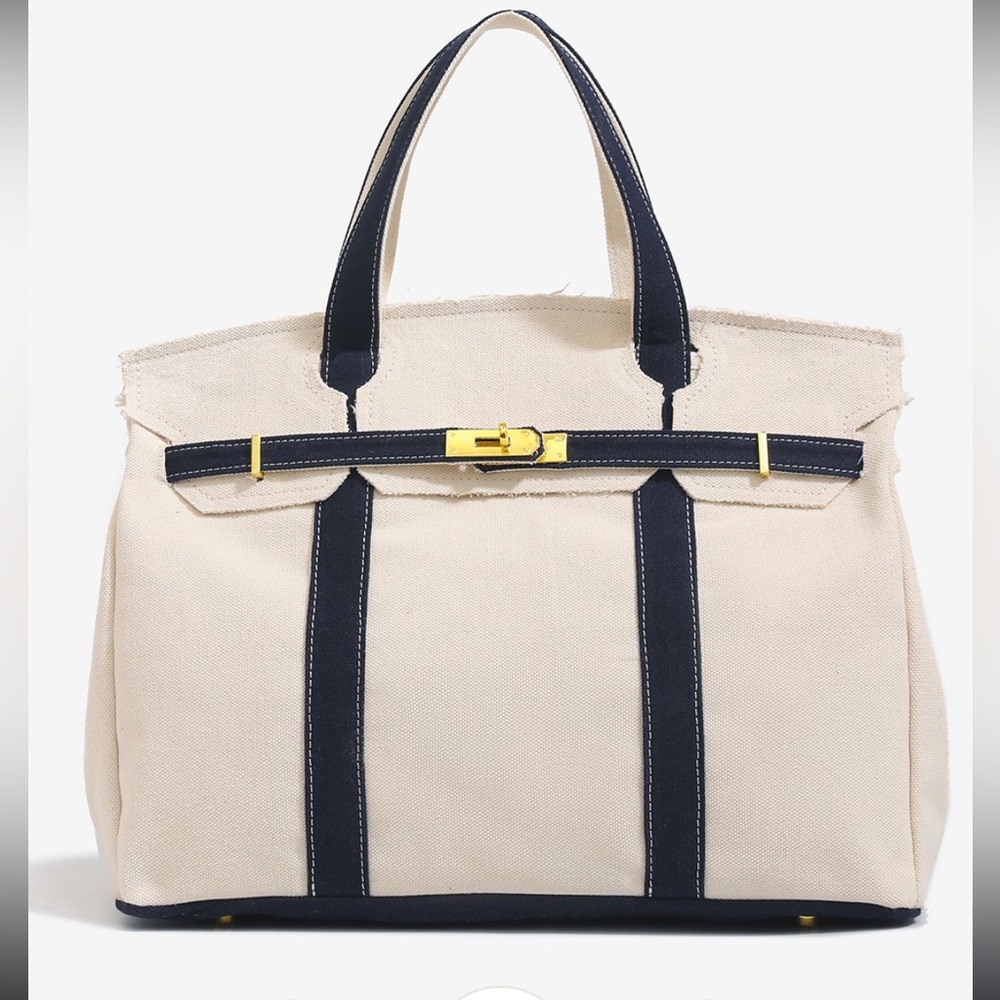 Boatkin Stylish Cream and navy boat Tote Bag, never used. LL Bean style.